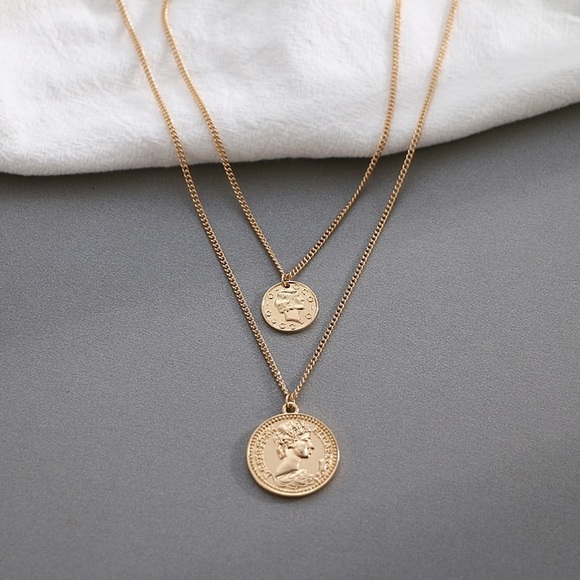 ⚡️ 🖤SALE🖤 ⚡️Gold double chain necklace with coin - Picture 6 of 8